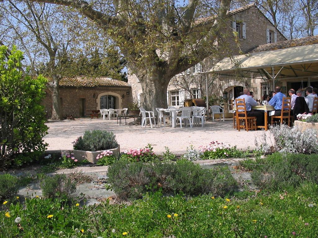 Mas Des Vertes Rives Acomodação com café da manhã Châteauneuf-de-Gadagne Exterior foto